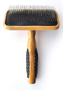 BASS Slicker Brush Wood Handle M